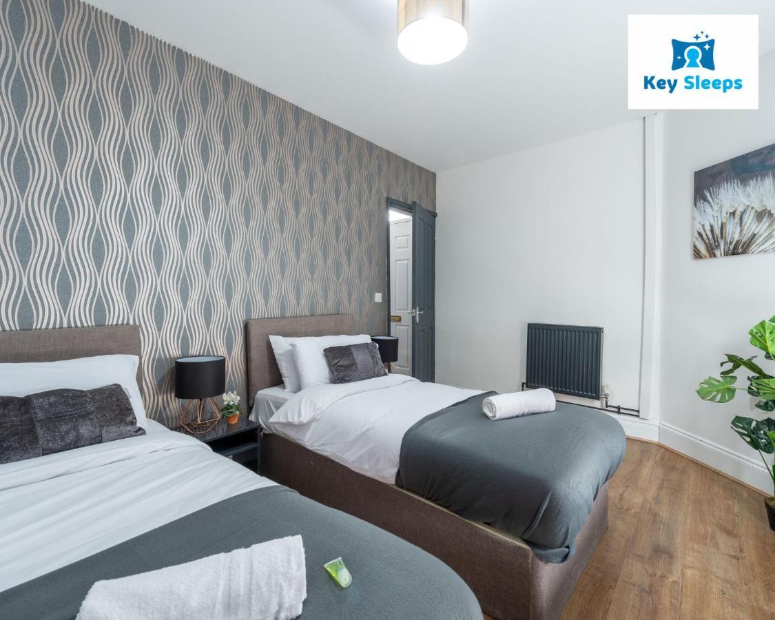 Five Bedroom Spacious Modern House By Keysleeps Short Lets Workington Lake District Beach Eksteriør billede