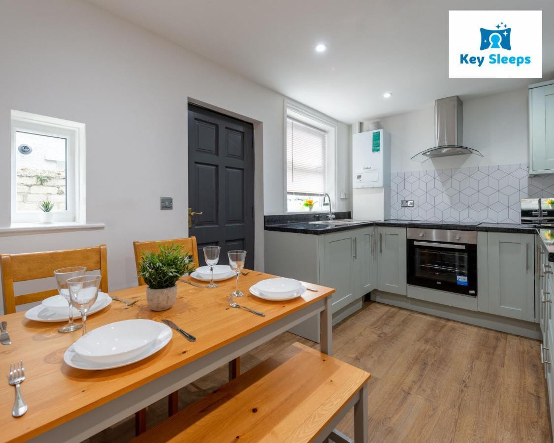 Five Bedroom Spacious Modern House By Keysleeps Short Lets Workington Lake District Beach Eksteriør billede