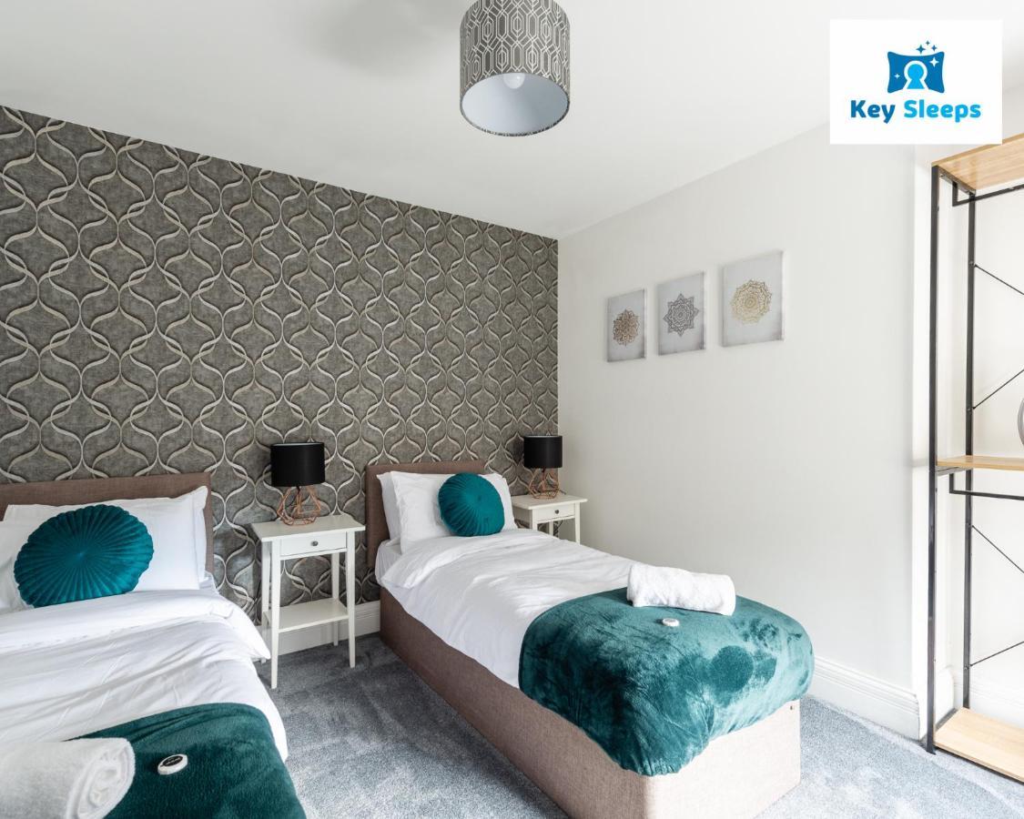 Five Bedroom Spacious Modern House By Keysleeps Short Lets Workington Lake District Beach Eksteriør billede