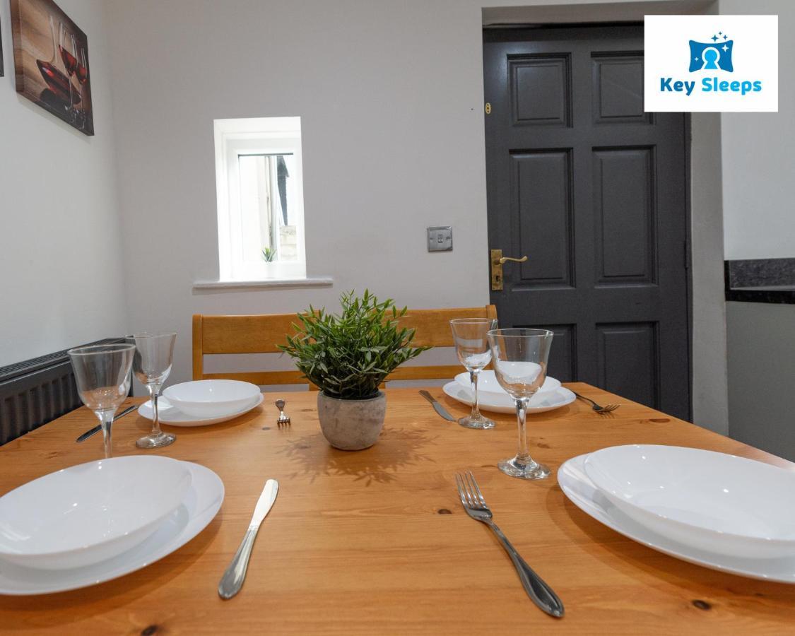 Five Bedroom Spacious Modern House By Keysleeps Short Lets Workington Lake District Beach Eksteriør billede