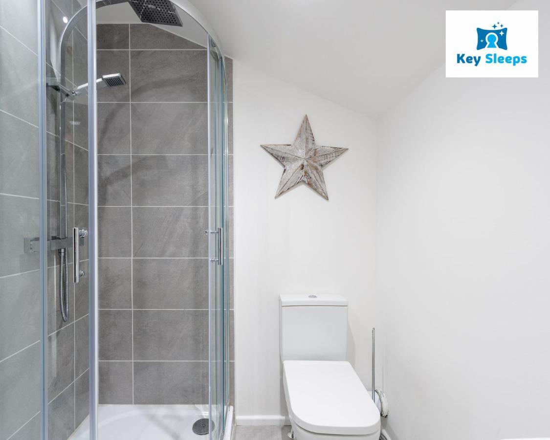 Five Bedroom Spacious Modern House By Keysleeps Short Lets Workington Lake District Beach Eksteriør billede