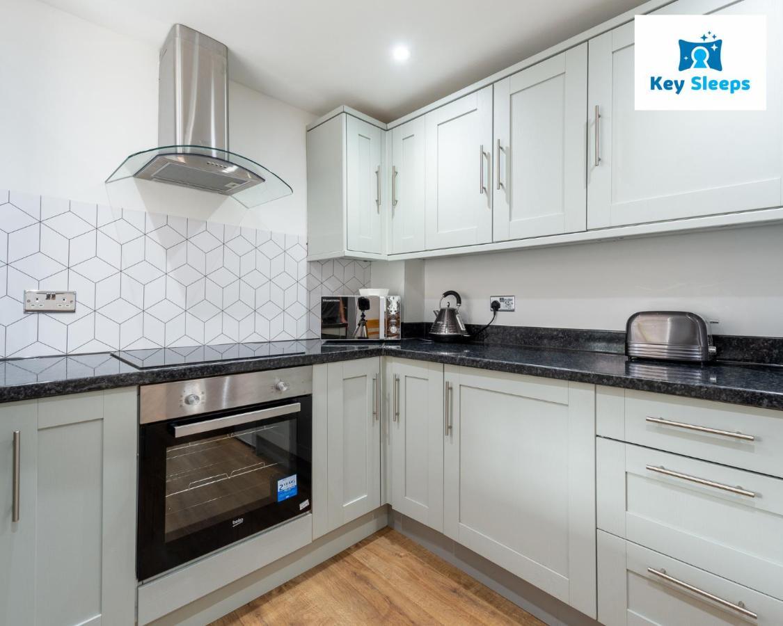 Five Bedroom Spacious Modern House By Keysleeps Short Lets Workington Lake District Beach Eksteriør billede